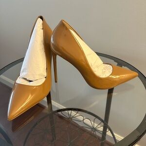 Steve Madden Glossy Tan Heels